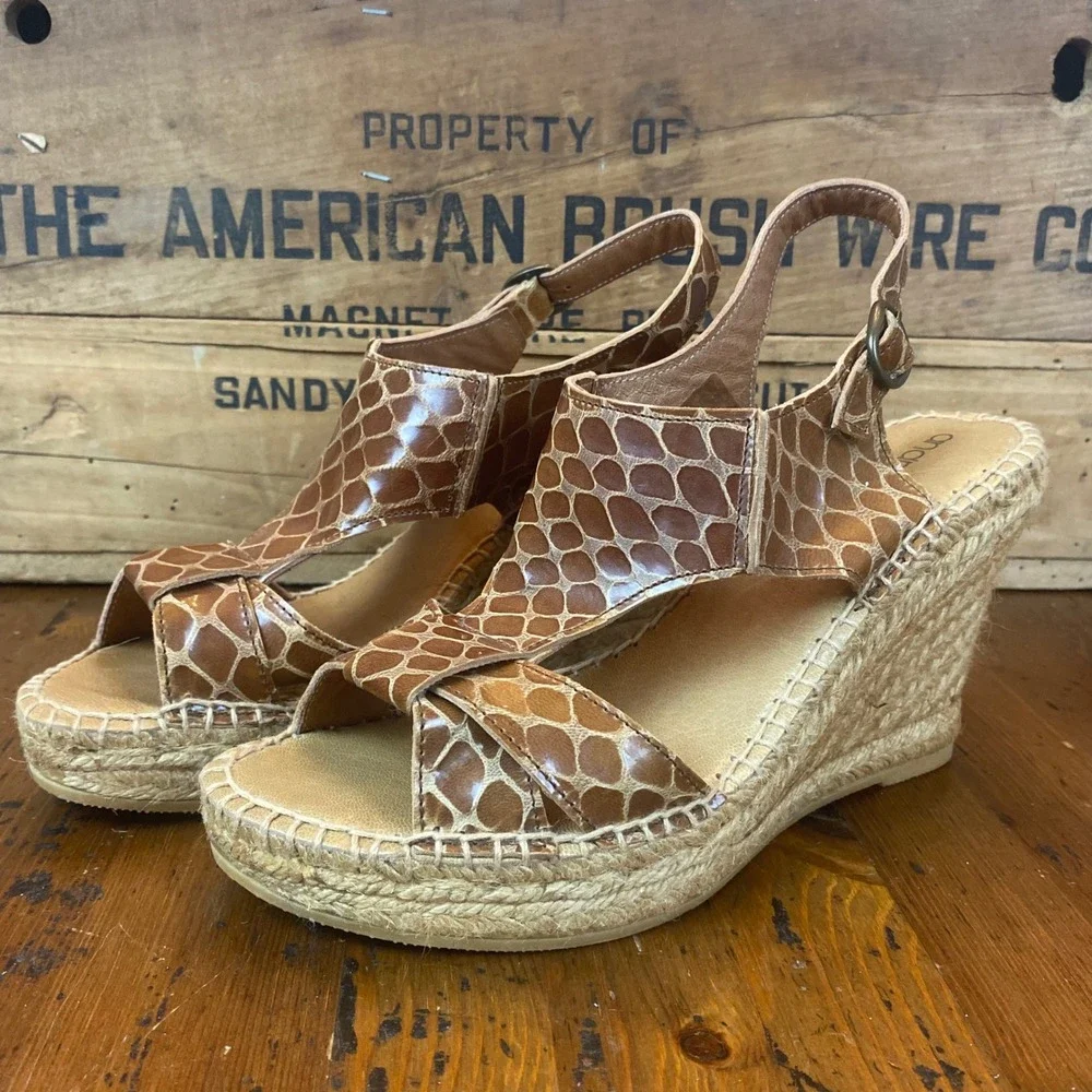 Andre Assous Women's 9 Tan Brown‎ Snake Print Espadrille Wedge Sandals Size 39